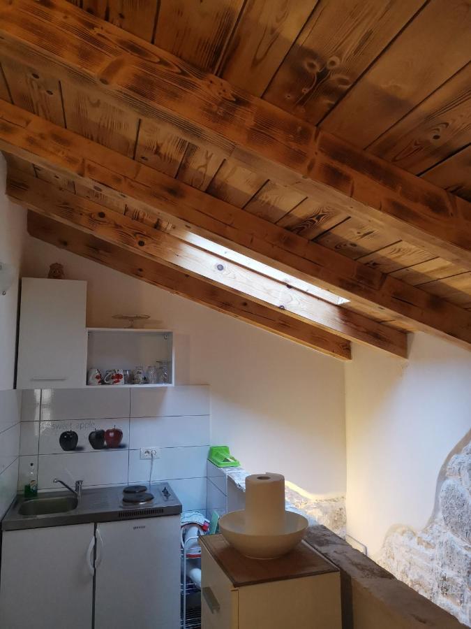 Apartment Beatrice. 10Mt To The Beach :) Rovinj Buitenkant foto